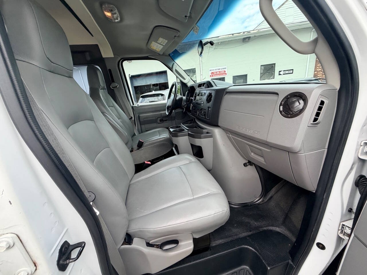 Used 2014 Ford E-250 and Econoline 250 Extended w/ Power Group RWD image 70