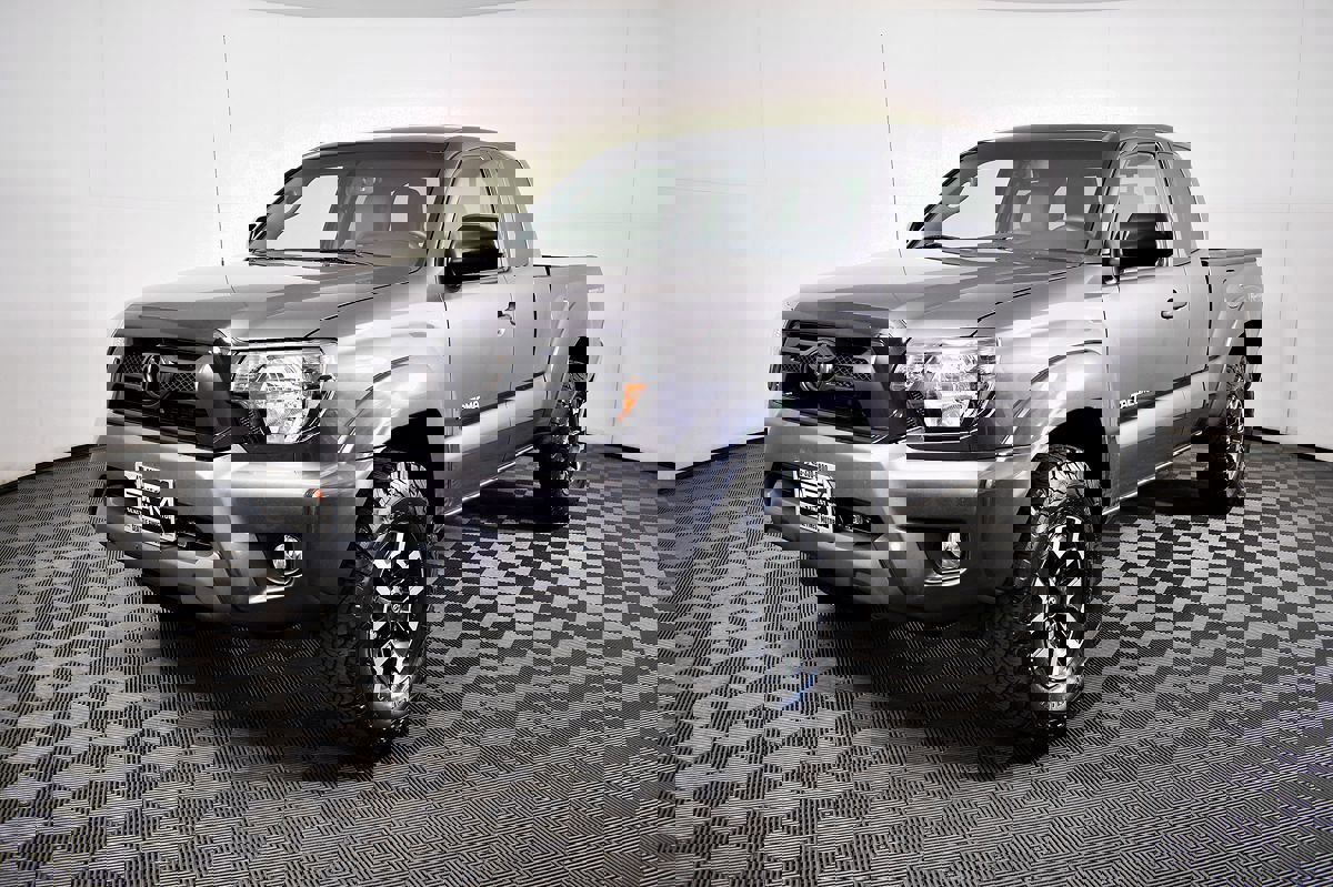 Used 2012 Toyota Tacoma TRD Off-Road image 3