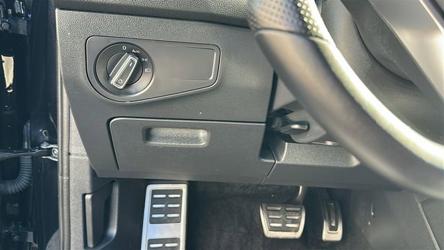 Used 2024 Volkswagen Tiguan SE R-Line image 18