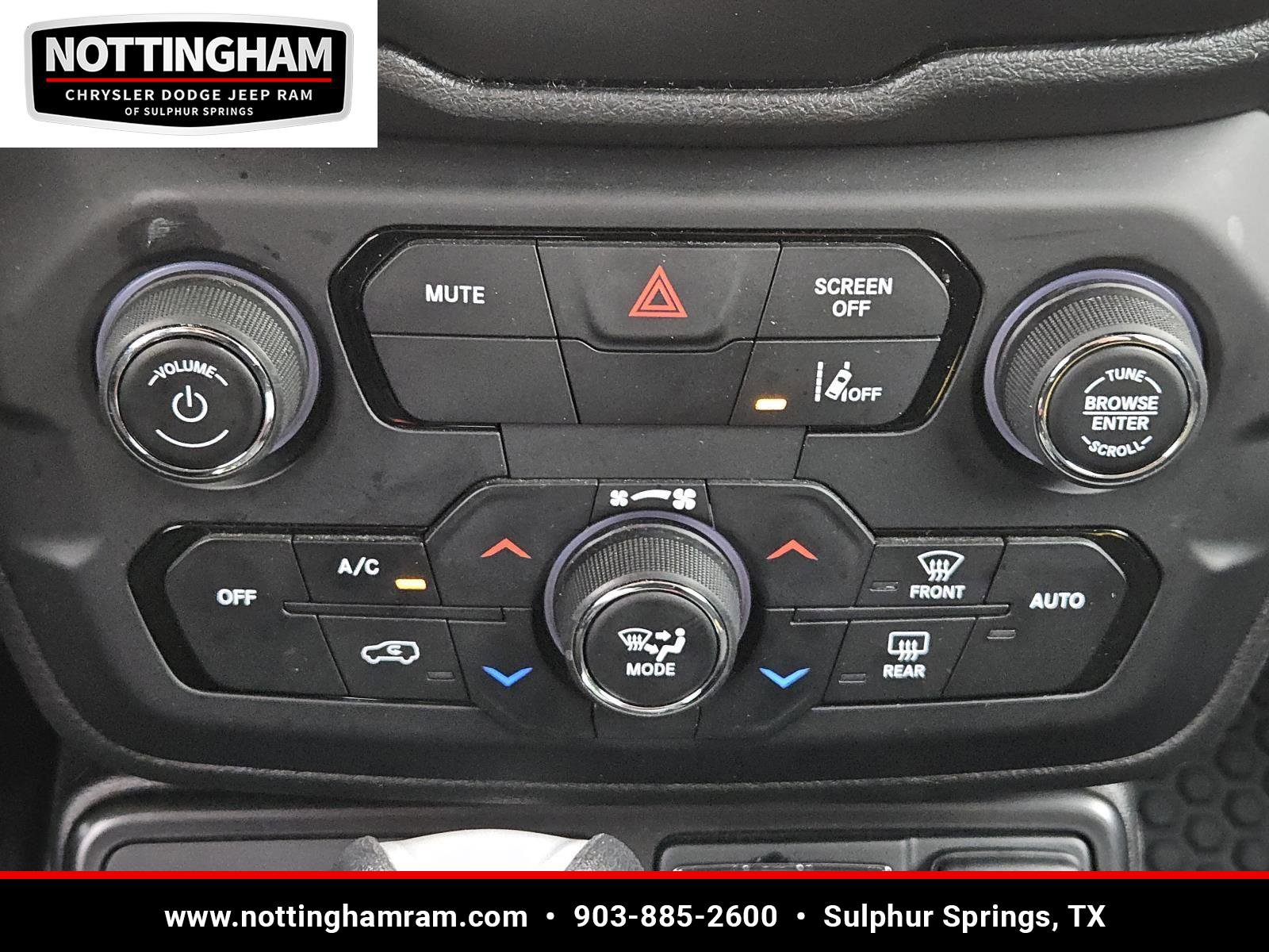 Used 2022 Jeep Renegade Latitude w/ Convenience Group AWD/4WD image 14