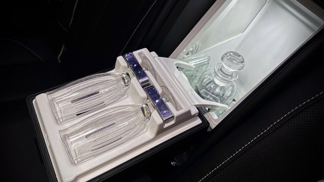 Used 2020 Rolls-Royce Cullinan AWD/4WD image 38