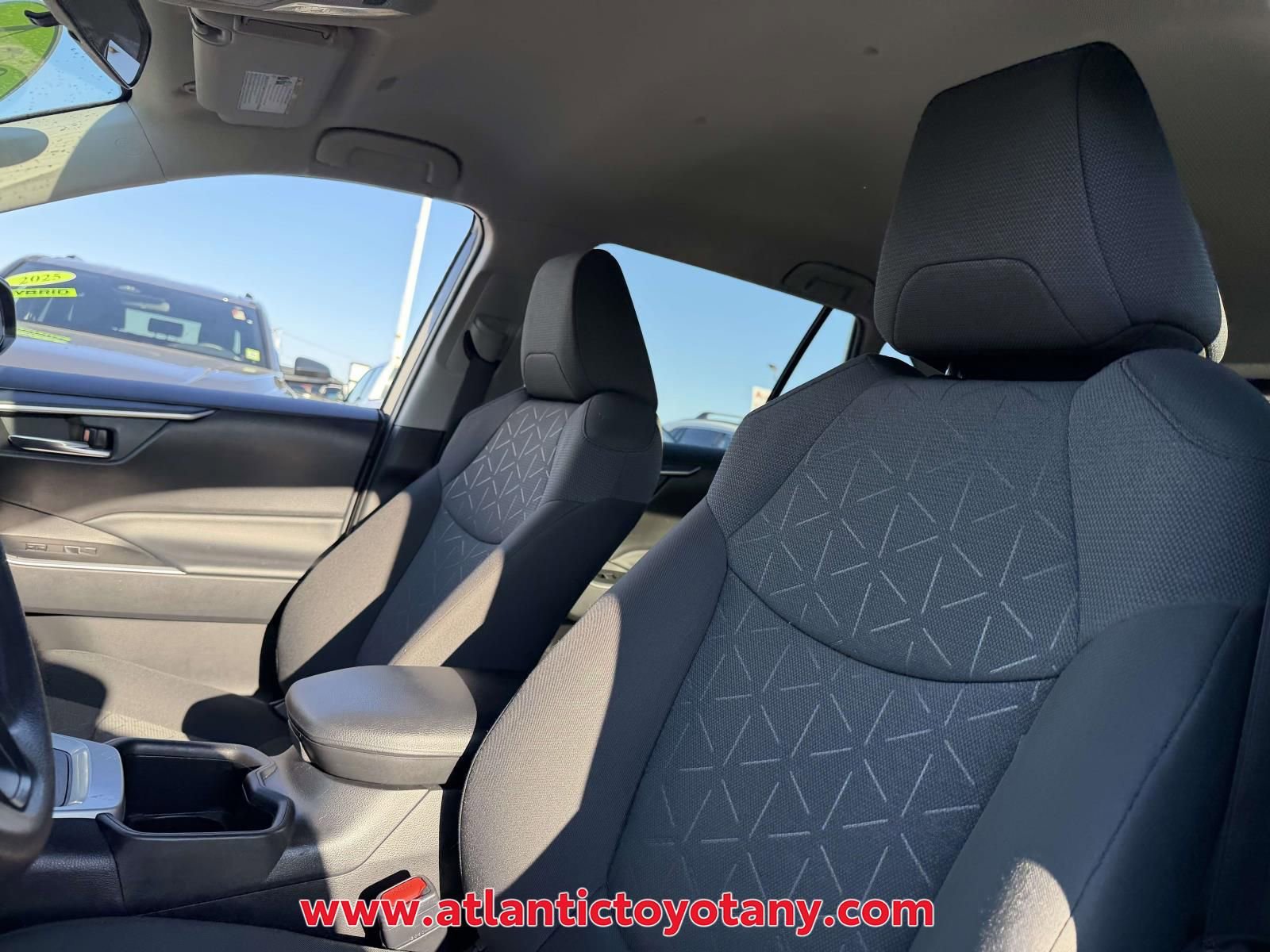 Used 2024 Toyota RAV4 XLE FWD image 16