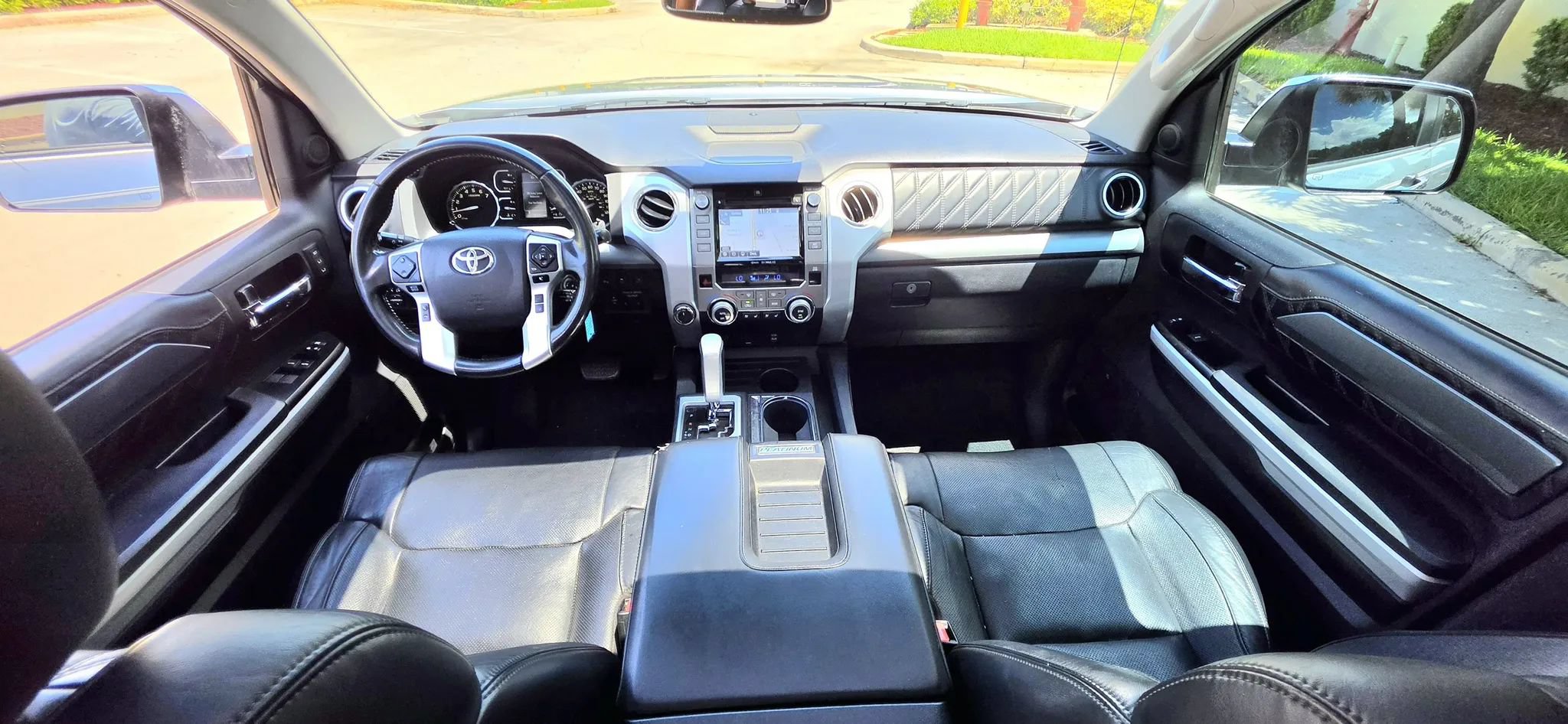 Used 2019 Toyota Tundra Platinum AWD/4WD image 11