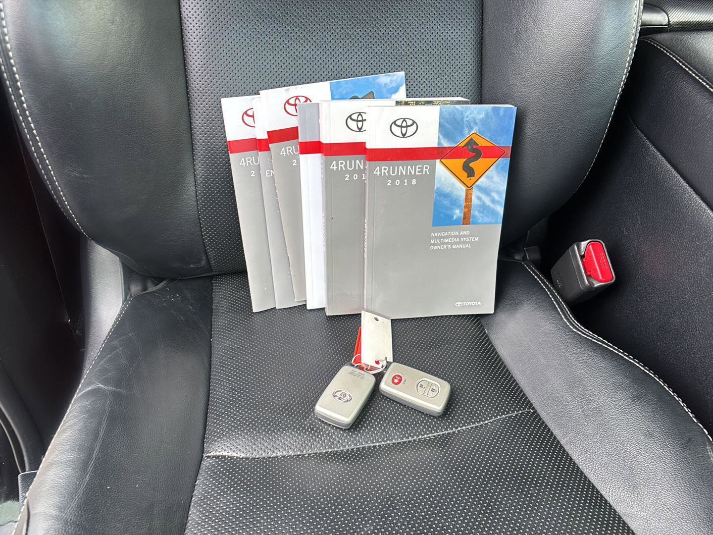 Used 2018 Toyota 4Runner Limited AWD/4WD image 21