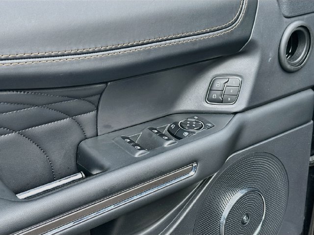 Used 2023 Ford Expedition Platinum AWD/4WD image 19