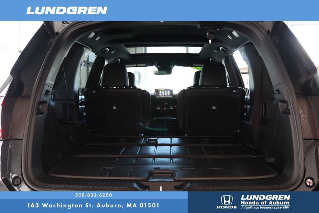 Used 2025 Honda Pilot TrailSport image 33