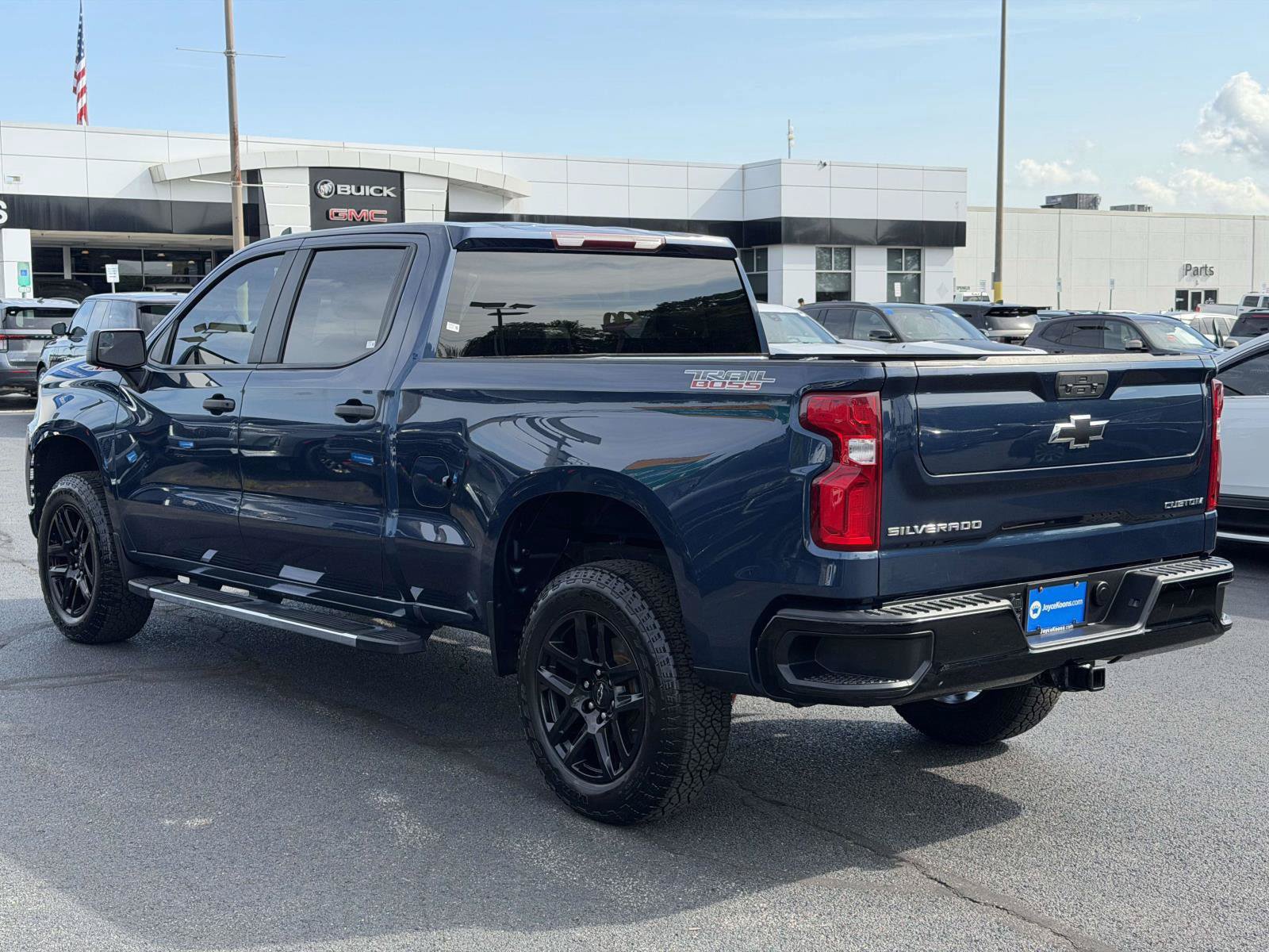 Used 2022 Chevrolet Silverado 1500 Custom Trail Boss w/ Safety Confidence Package AWD/4WD image 3