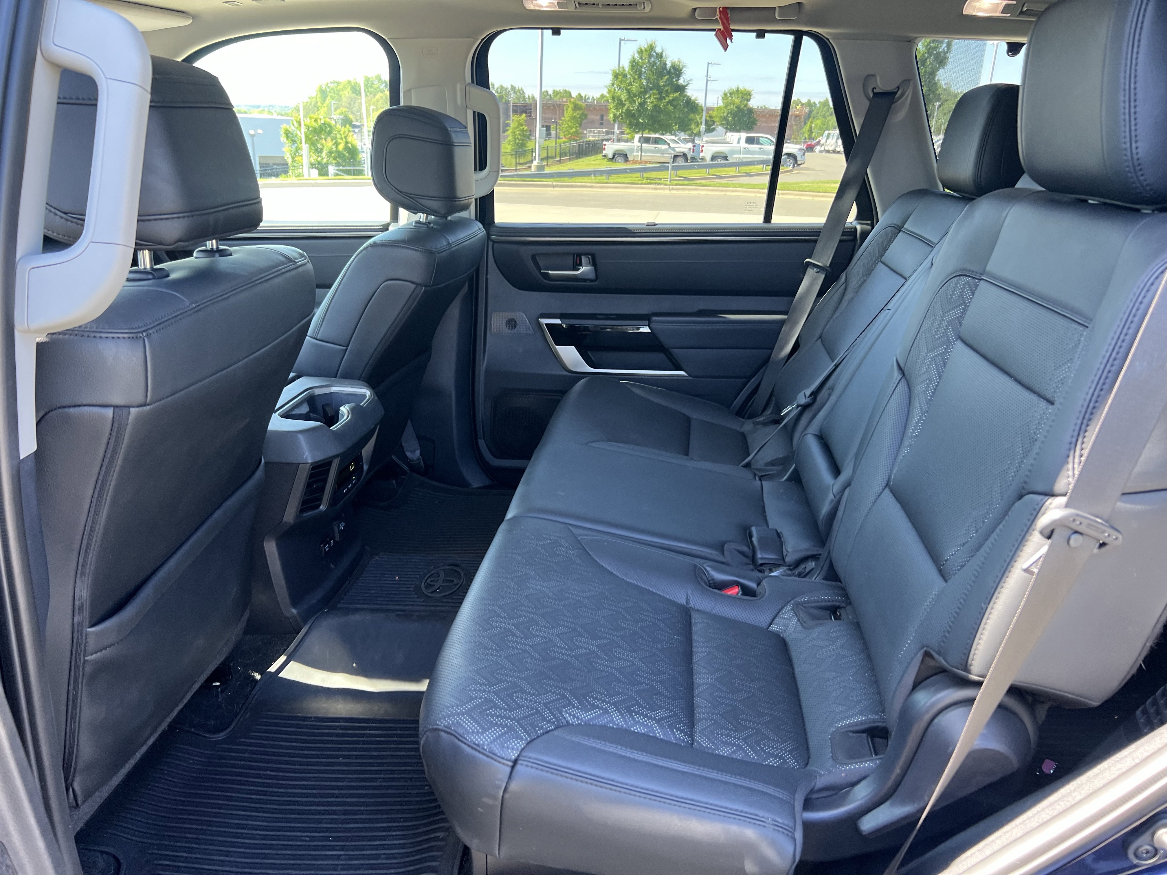 Used 2024 Toyota Sequoia Limited w/ Tow Technology Package AWD/4WD image 33