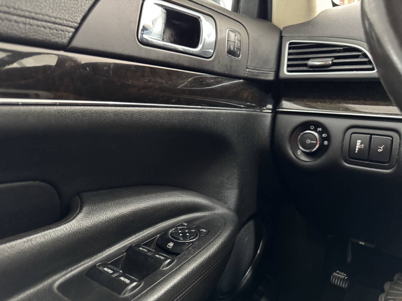Used 2017 Lincoln MKT FWD image 35