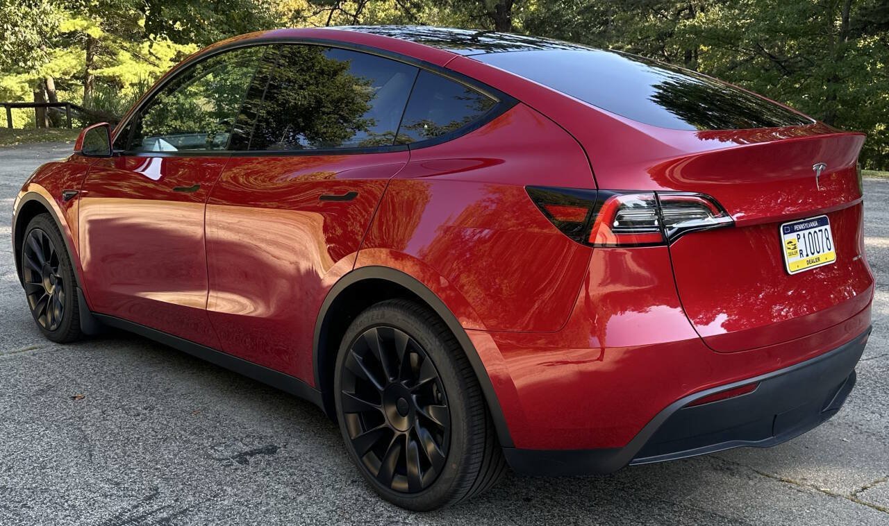 Used 2021 Tesla Model Y Long Range AWD/4WD image 7