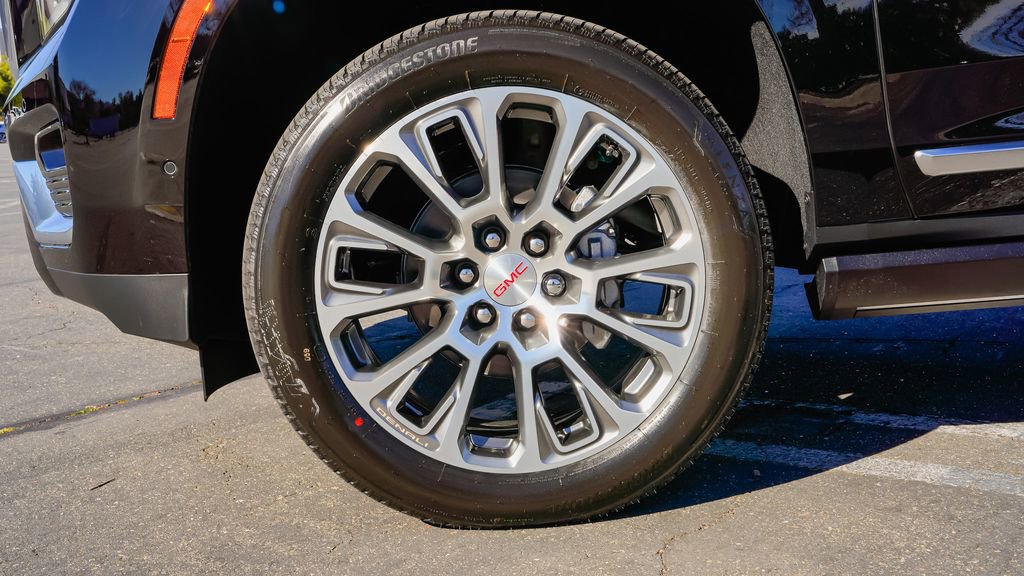New 2026 GMC Yukon XL Denali AWD/4WD image 7