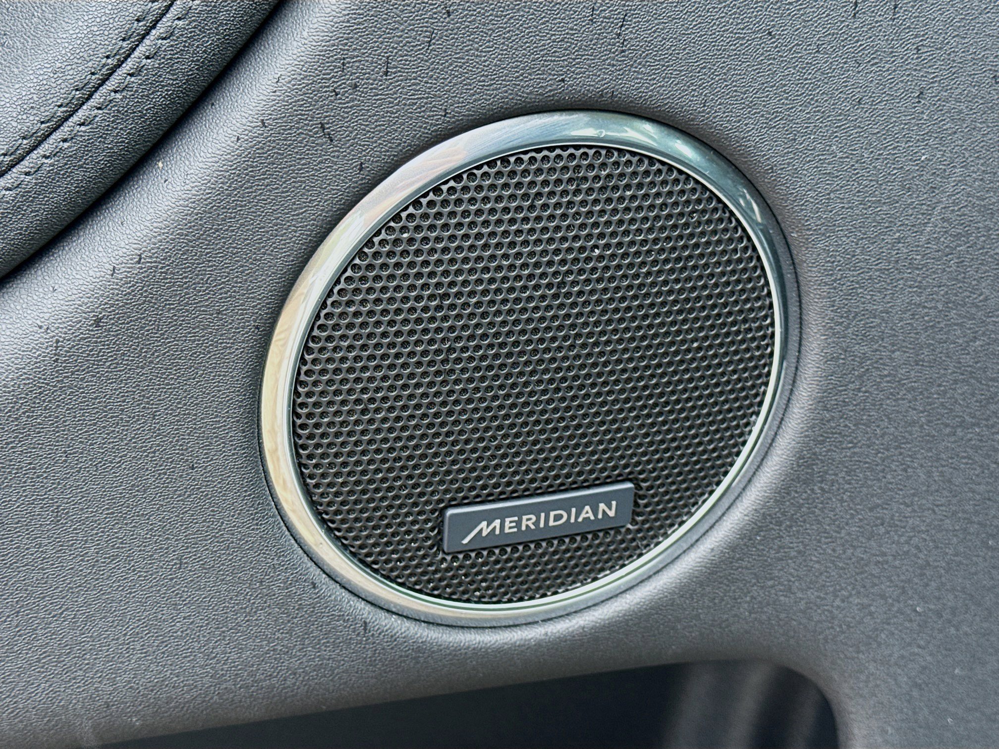 Certified 2025 Land Rover Discovery Sport S image 23