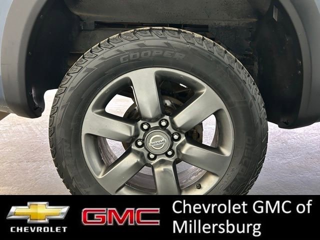 Used 2015 Nissan Titan SV w/ SV Value Truck Package image 15