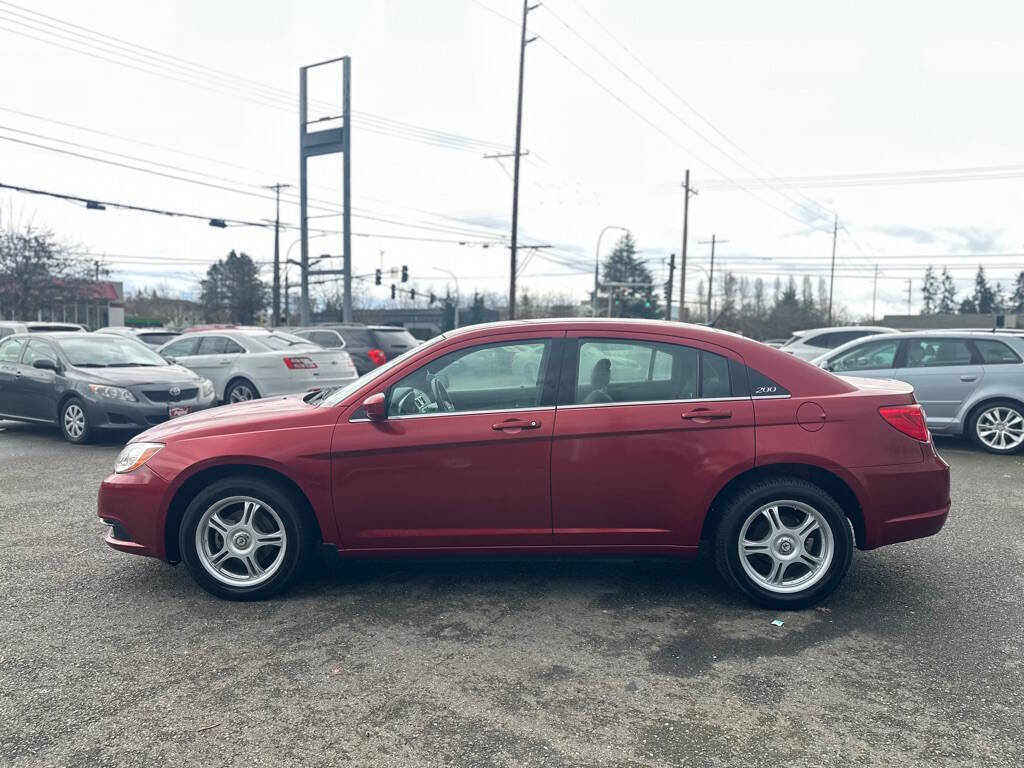 Used 2011 Chrysler 200 Touring image 10