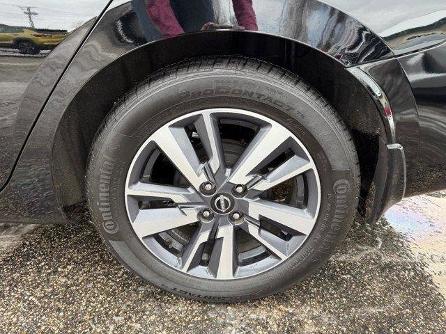 Used 2024 Nissan Versa SV w/ Trunk Package FWD image 7