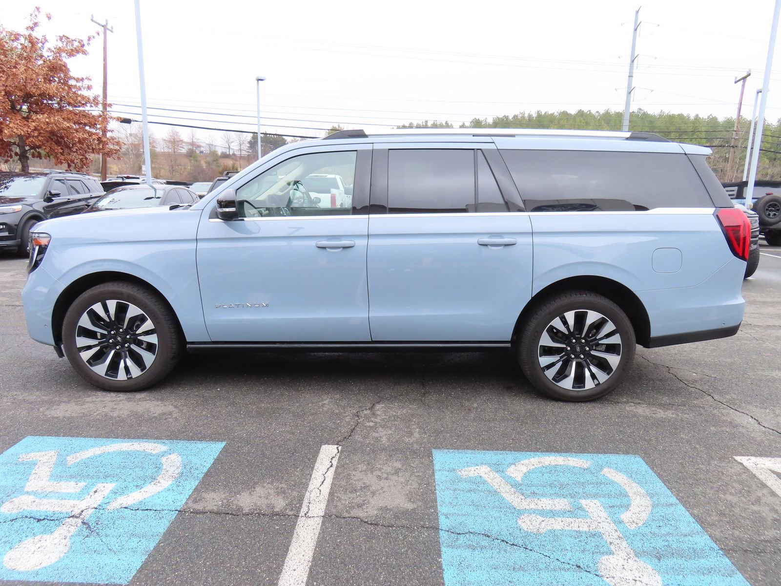 Certified 2025 Ford Expedition Max Platinum w/ Driver's Package image 8