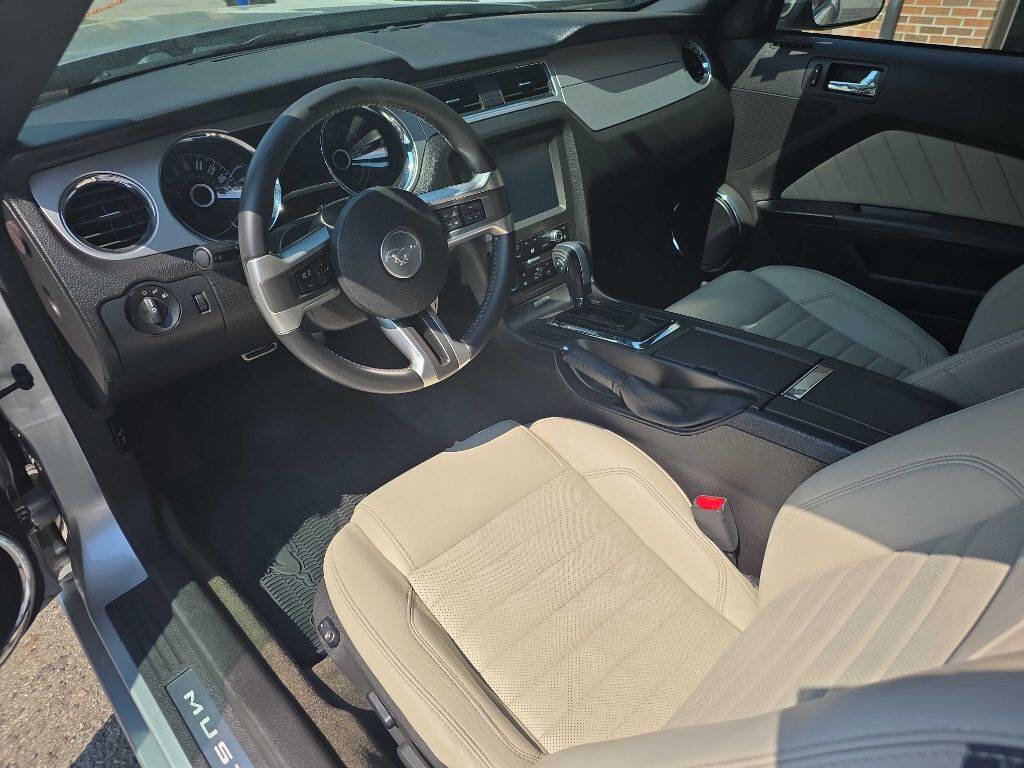 Used 2014 Ford Mustang Premium w/ Comfort Package image 9