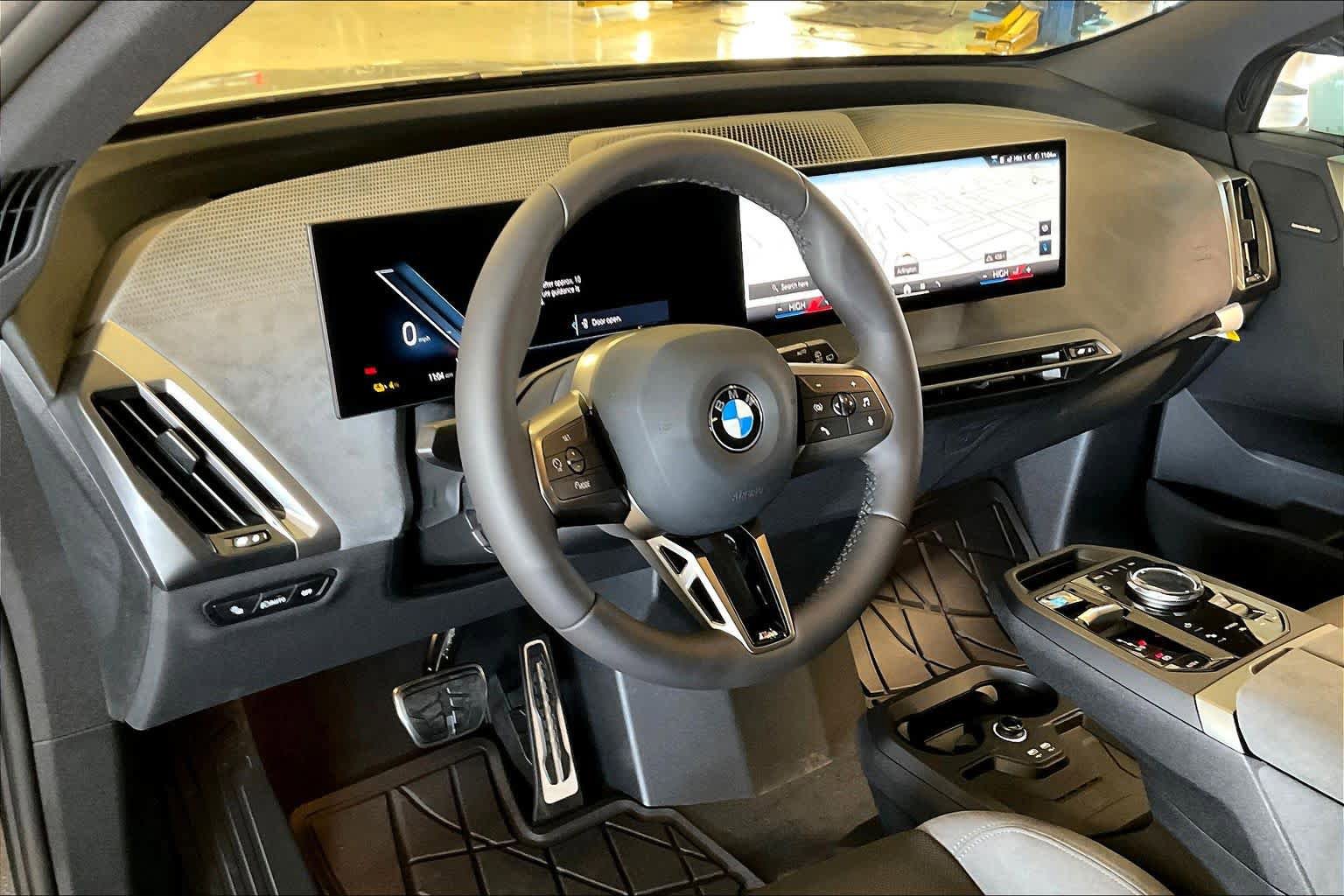 Used 2026 BMW iX xDrive45 w/ M Sport Package AWD/4WD image 8