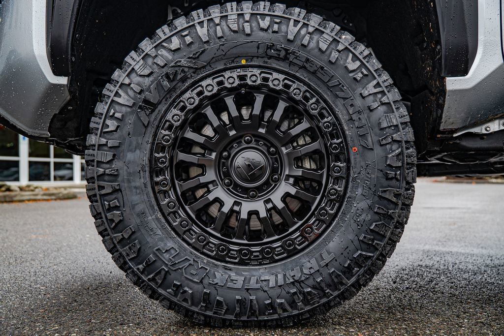 Used 2025 Toyota Tacoma TRD Off-Road image 11