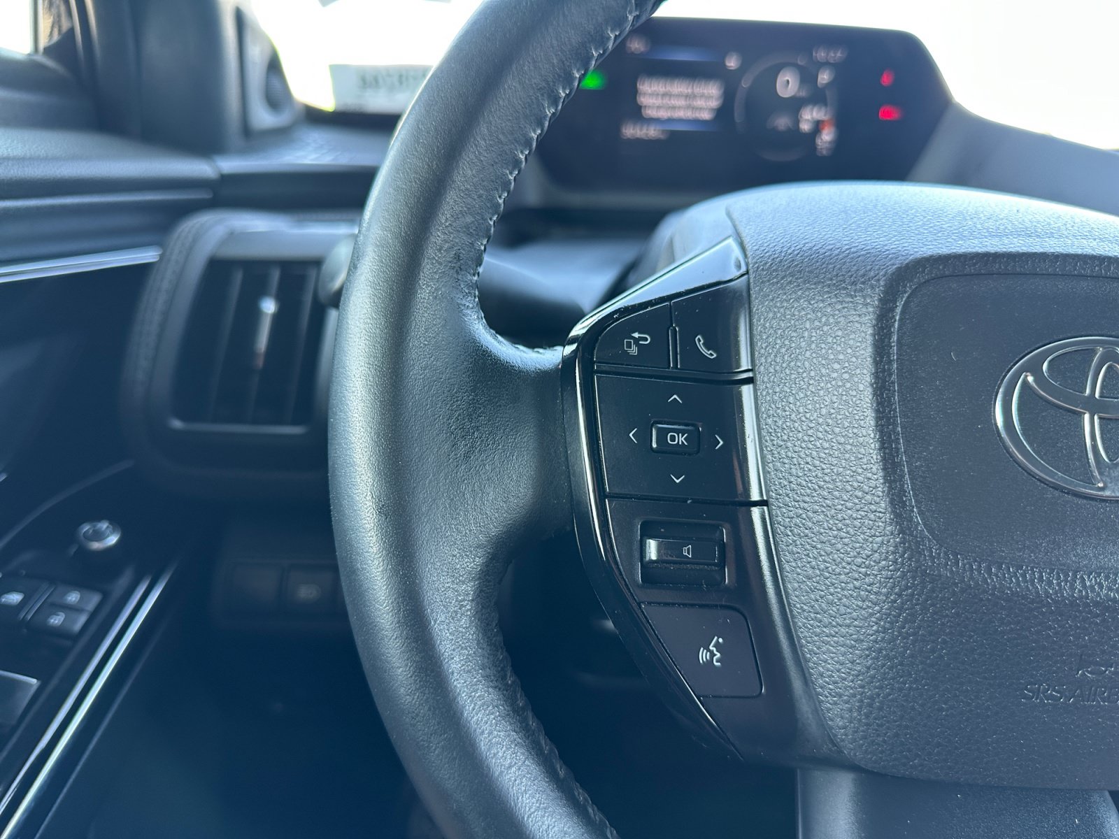 Used 2023 Toyota bZ4X FWD image 20