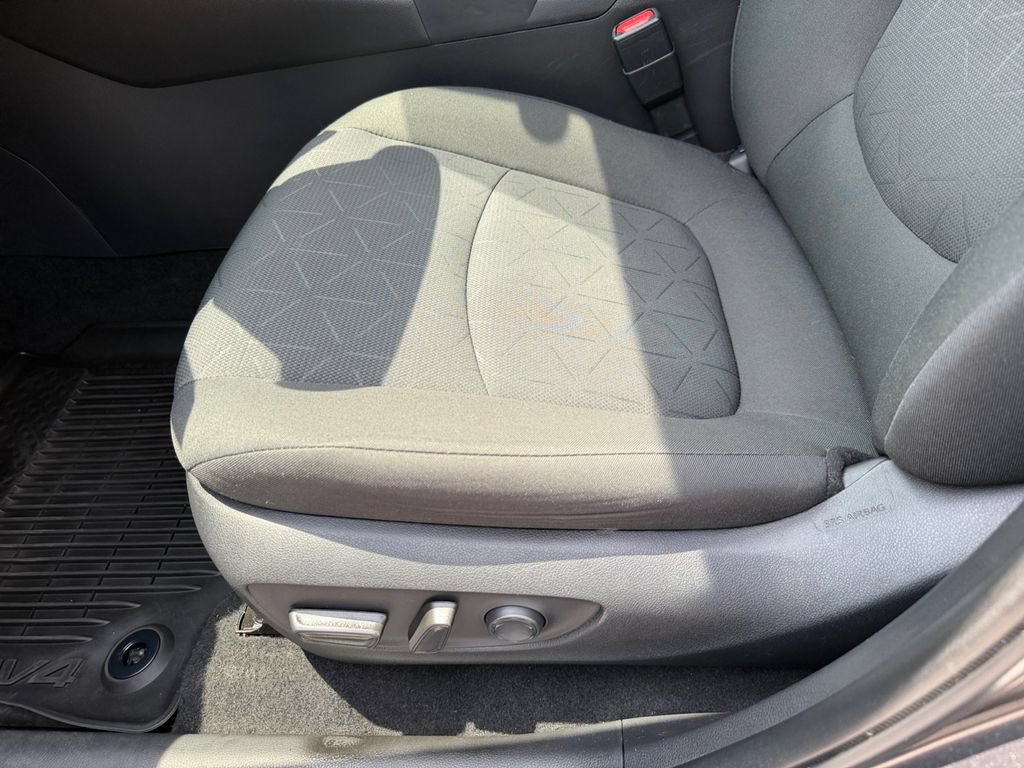 Used 2024 Toyota RAV4 XLE w/ Convenience Package AWD/4WD image 25