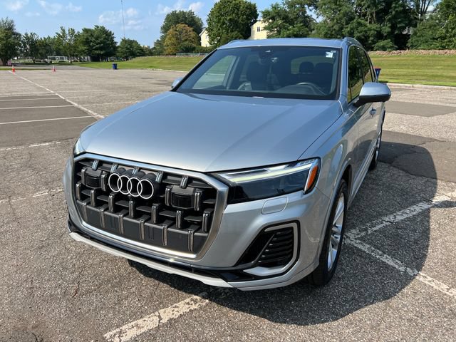 Used 2025 Audi Q7 3.0T Premium Plus AWD/4WD image 4