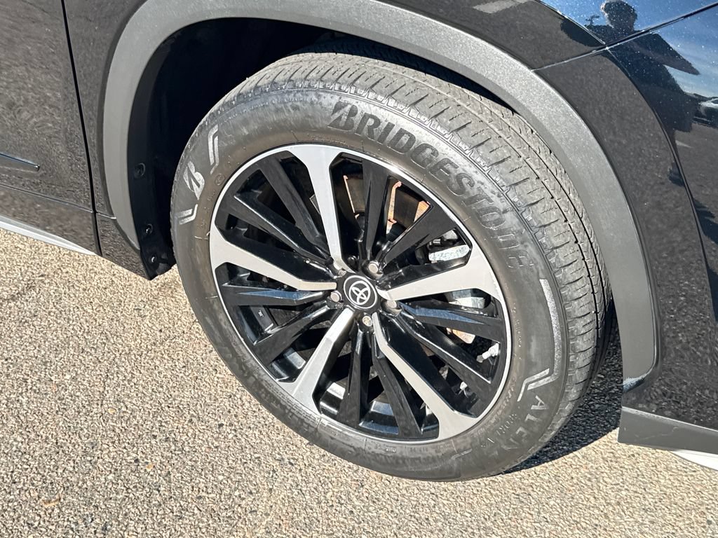 Used 2022 Toyota Highlander XSE AWD/4WD image 47
