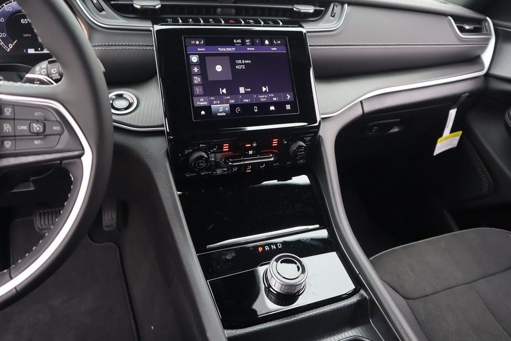 New 2025 Jeep Grand Cherokee L Altitude image 5