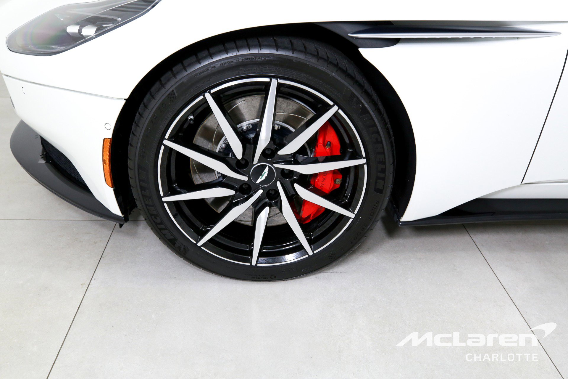 Used 2020 Aston Martin DB11 Volante RWD image 30