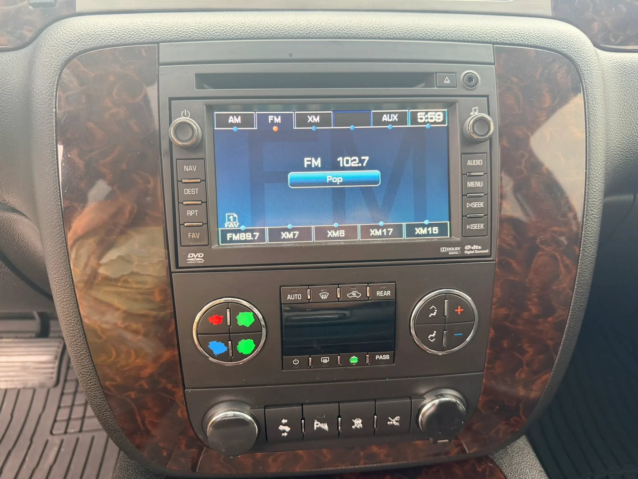 Used 2011 GMC Yukon Denali RWD image 18
