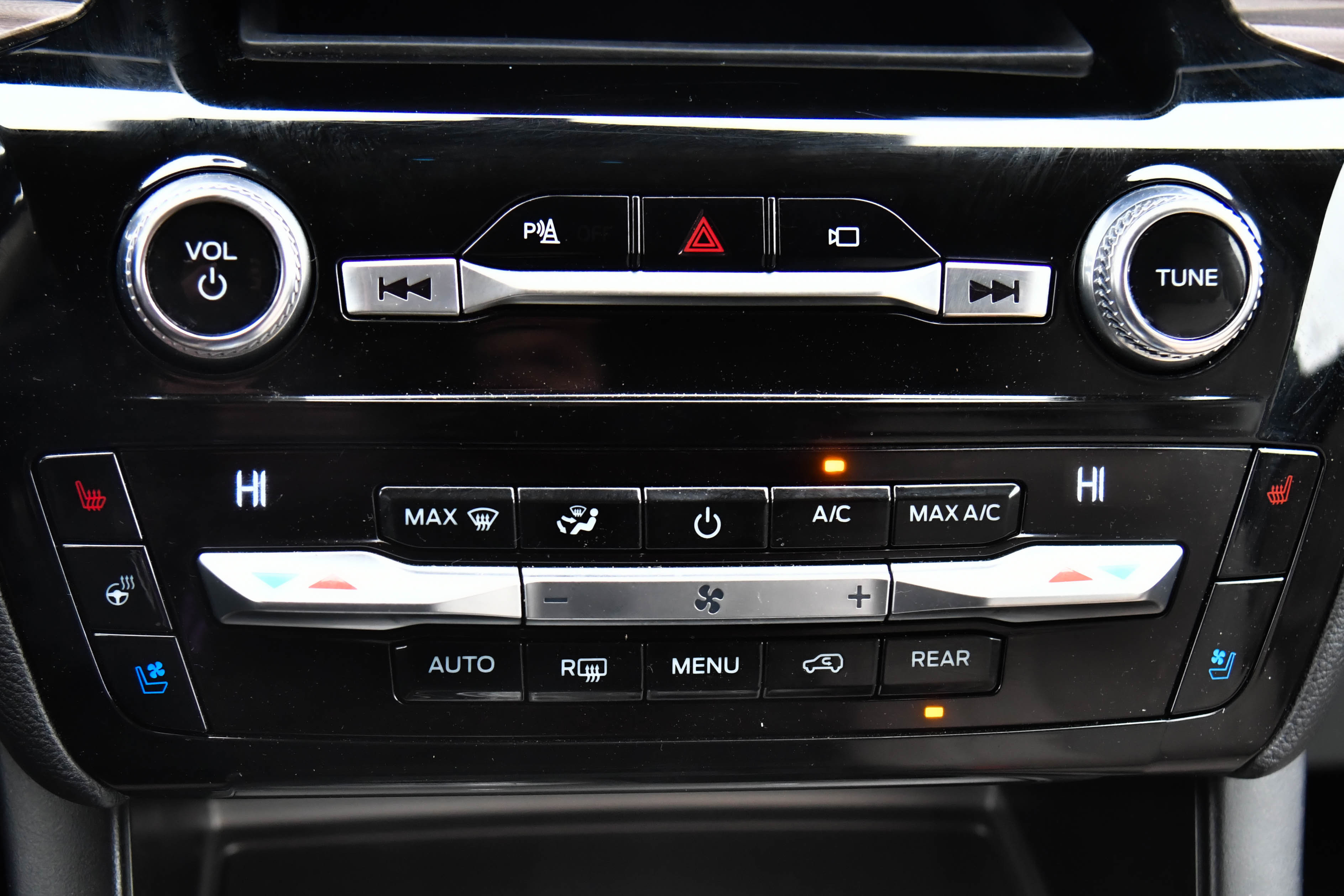 Used 2021 Ford Explorer Limited w/ Equipment Group 301A image 30