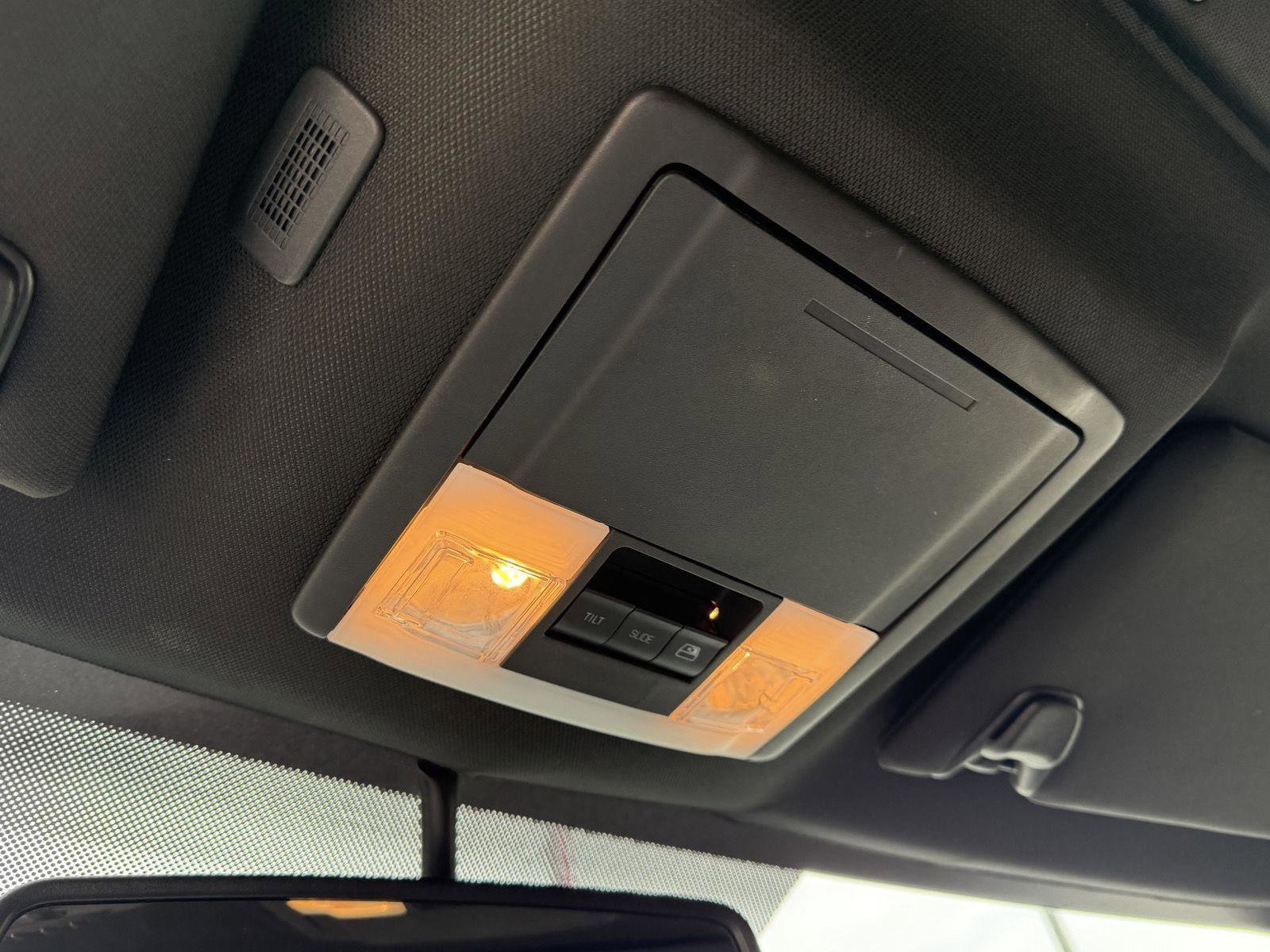 Used 2014 Ford F150 Raptor w/ Equipment Group 801A Luxury AWD/4WD image 32