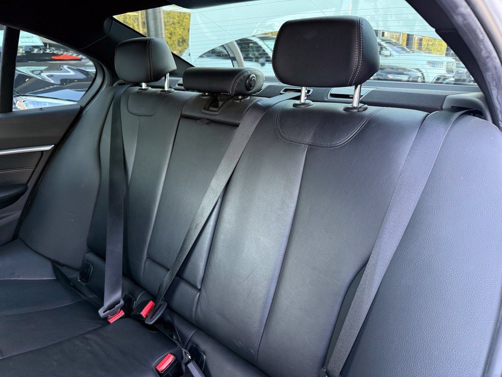 Used 2018 BMW 330i Sedan RWD image 14