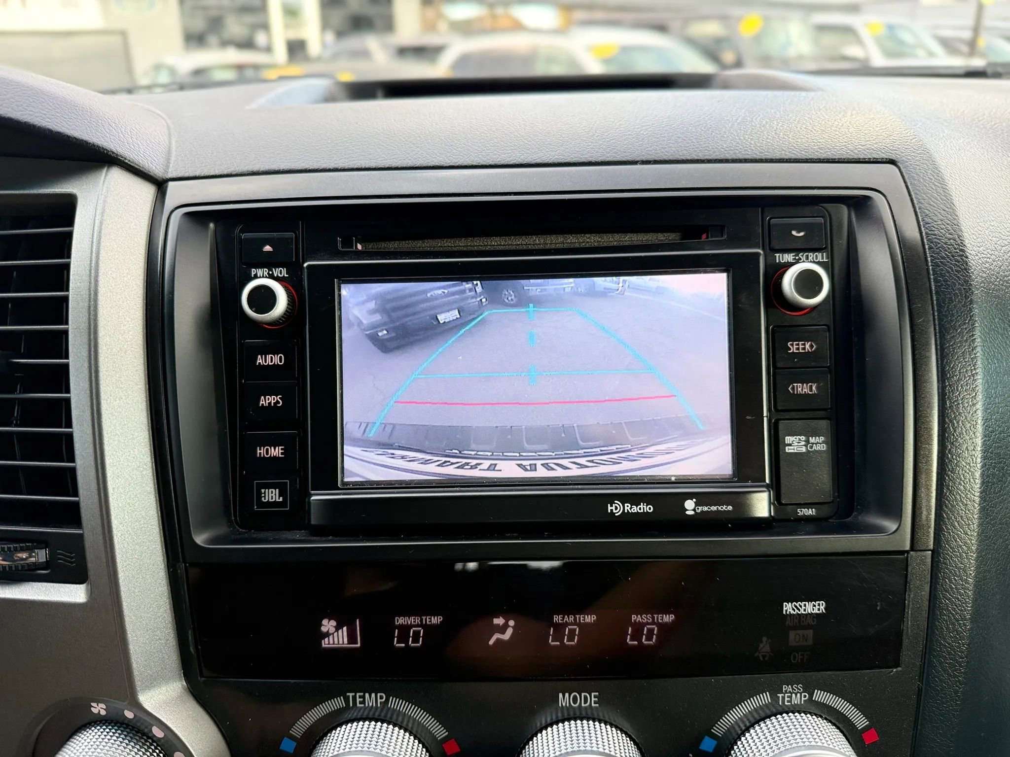 Used 2014 Toyota Sequoia Platinum w/ Preferred Accessory Package AWD/4WD image 38