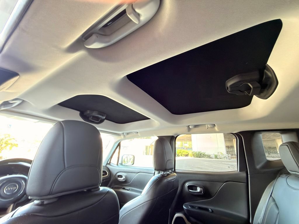 Used 2016 Jeep Renegade Limited AWD/4WD image 40