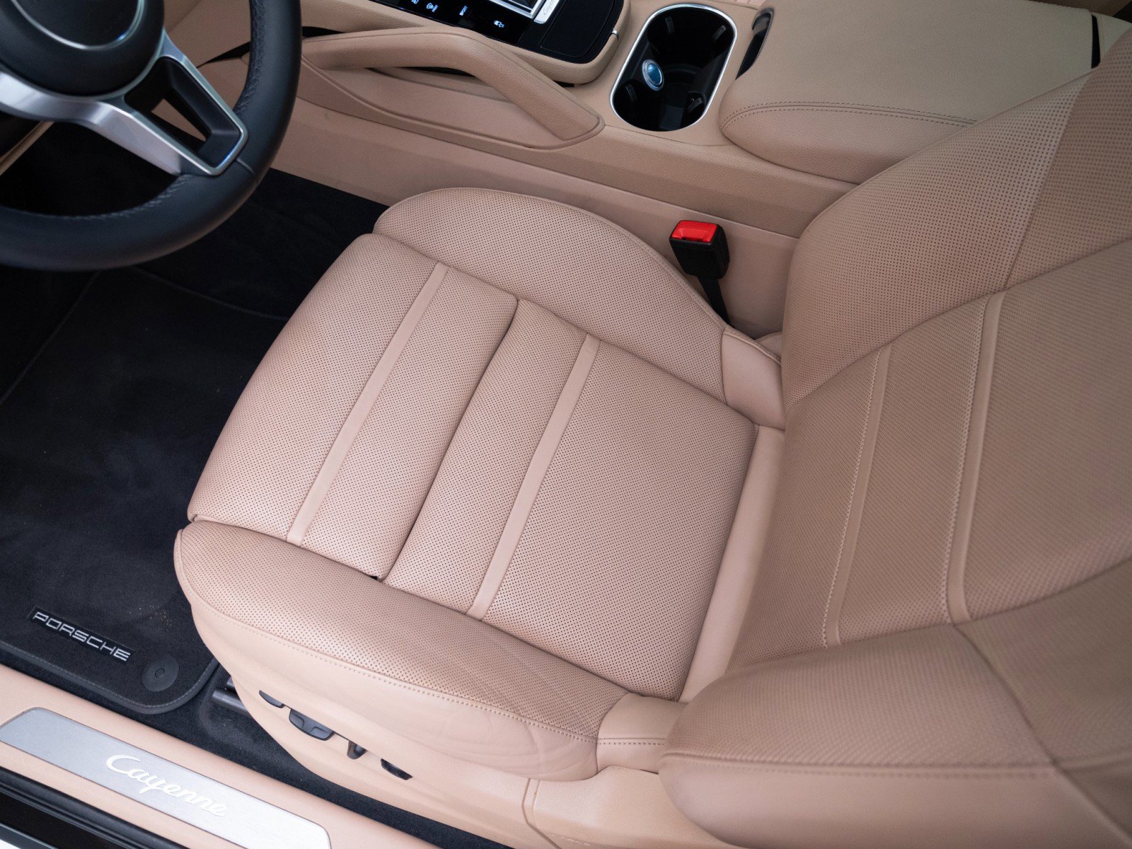 Certified 2023 Porsche Cayenne AWD/4WD image 16