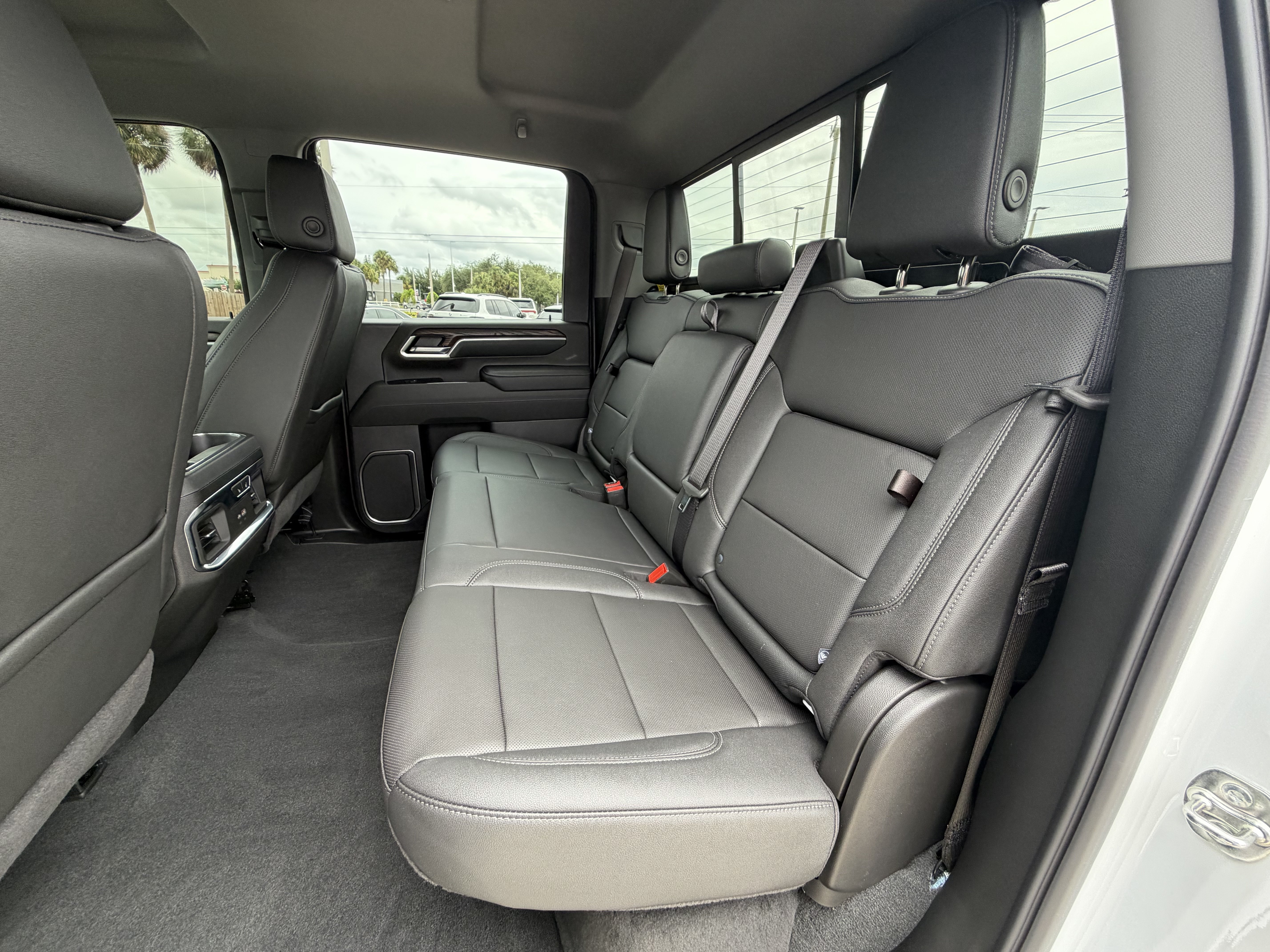 Used 2026 GMC Sierra 3500 SLT w/ SLT Convenience Package AWD/4WD image 16