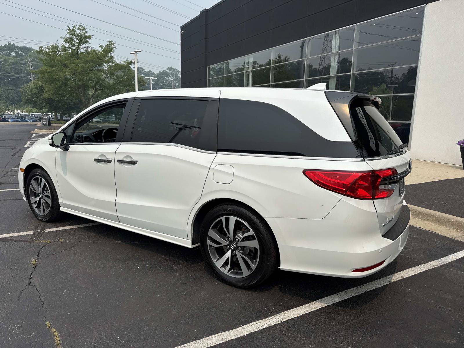 Used 2021 Honda Odyssey Touring image 8
