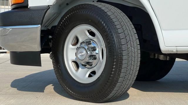 Used 2017 Chevrolet Express 2500 LT w/ LT Preferred Equipment Group image 83