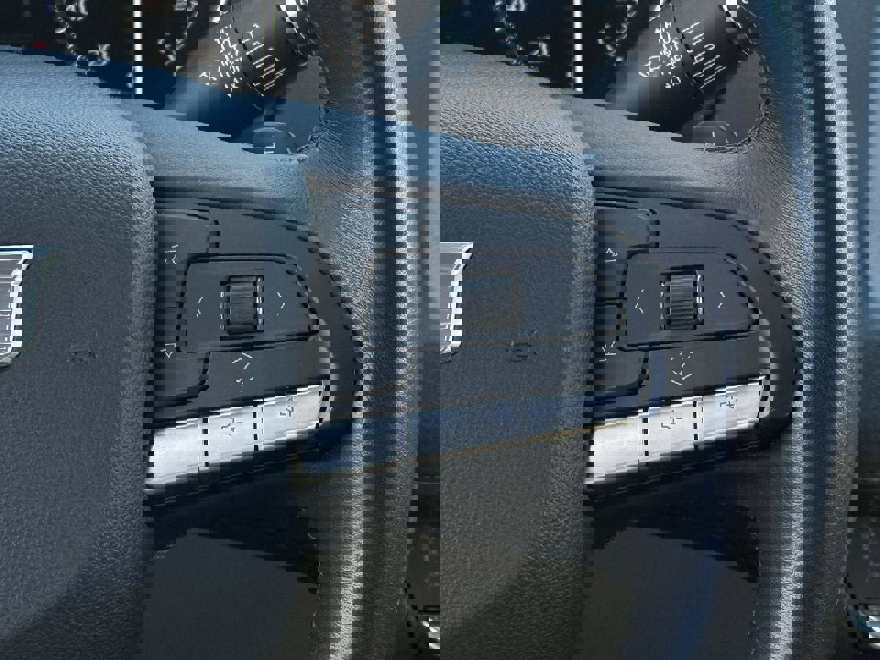 Used 2023 Cadillac XT4 Luxury FWD image 14