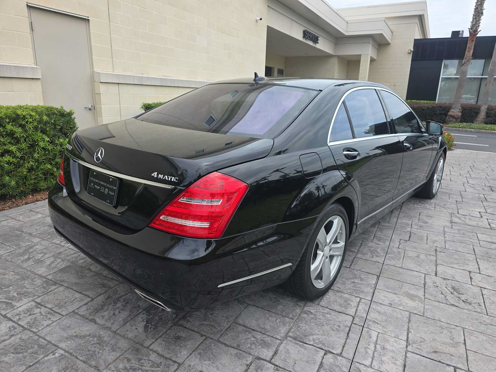 Used 2011 Mercedes-Benz S 550 4MATIC image 3