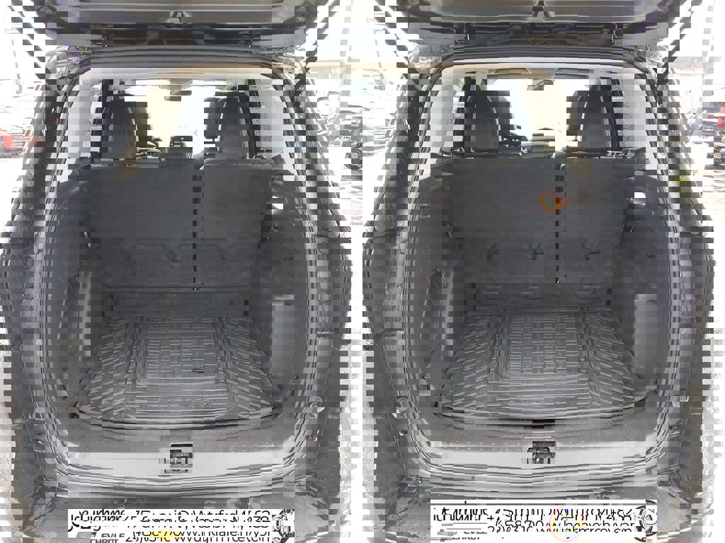 Used 2017 Ford Escape SE w/ SE Sport Appearance Package image 25