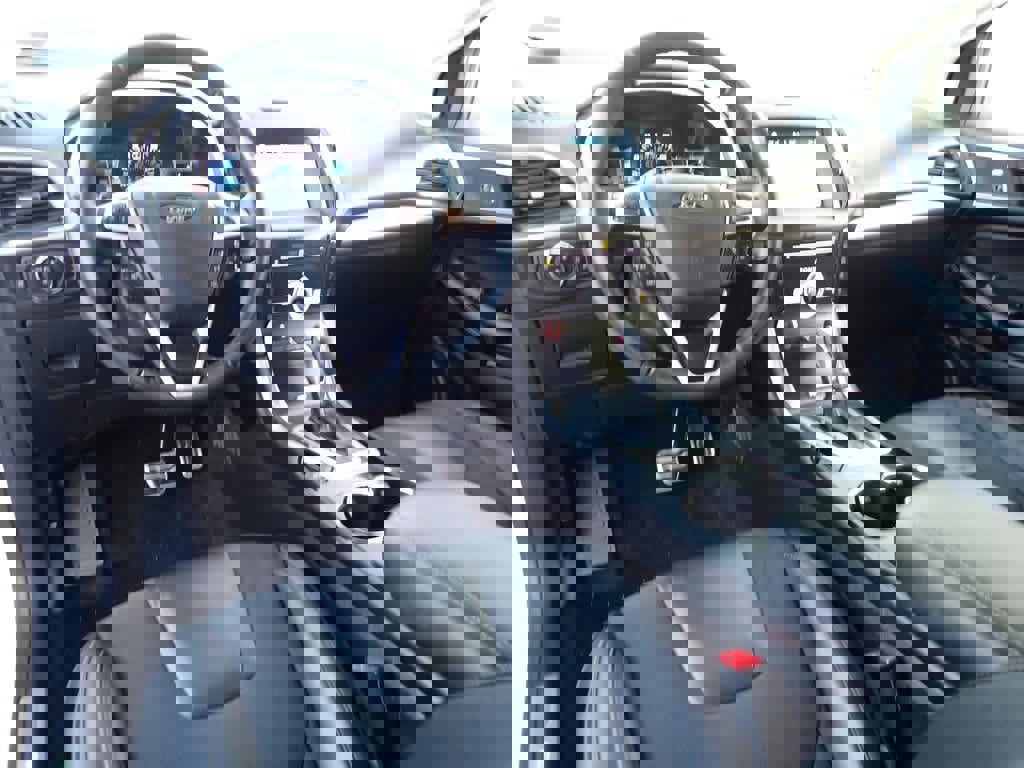 Used 2017 Ford Edge Sport w/ Technology Package image 26