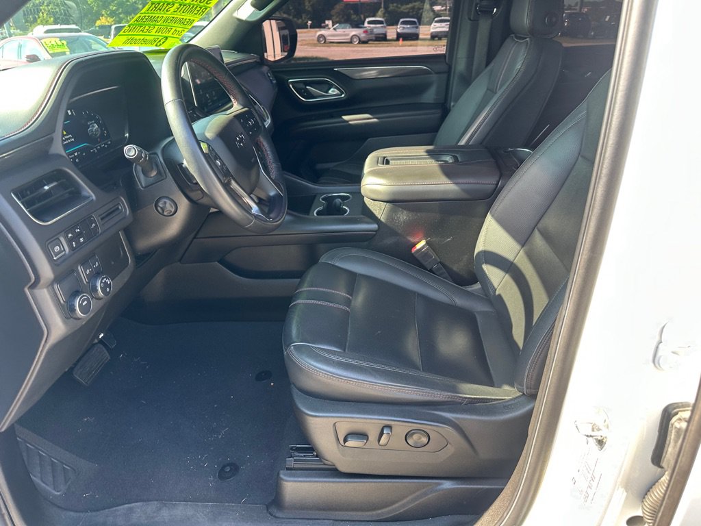 Used 2022 Chevrolet Tahoe RST w/ Luxury Package RWD image 12