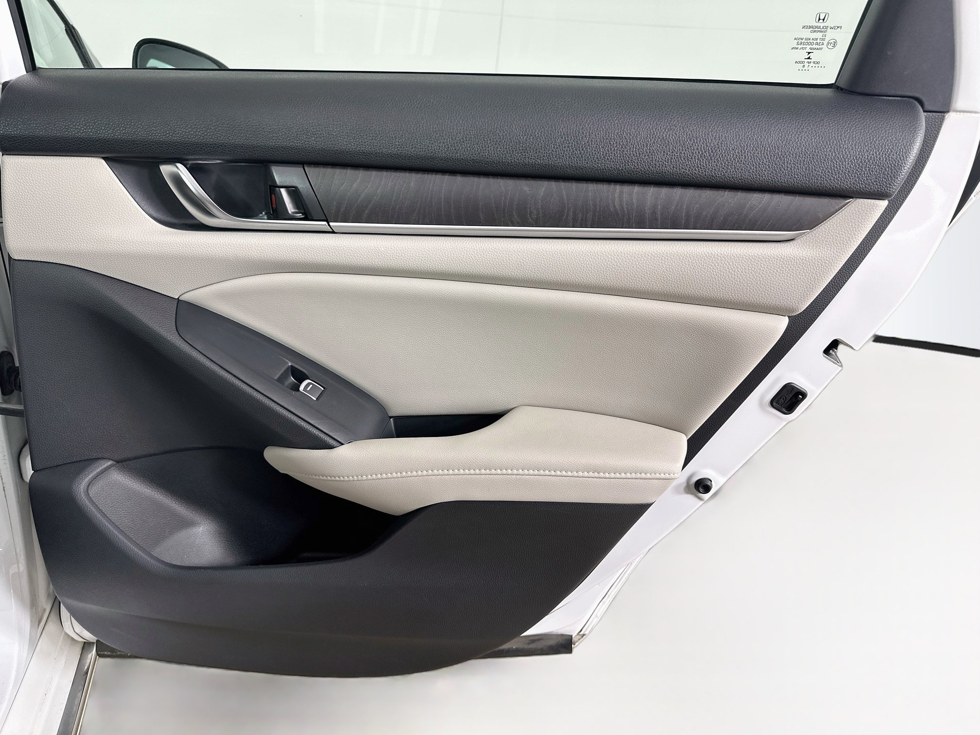 Used 2018 Honda Accord EX-L image 30