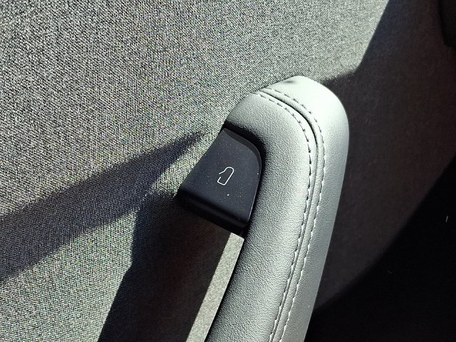 Used 2026 Tesla Model Y 2WD image 27