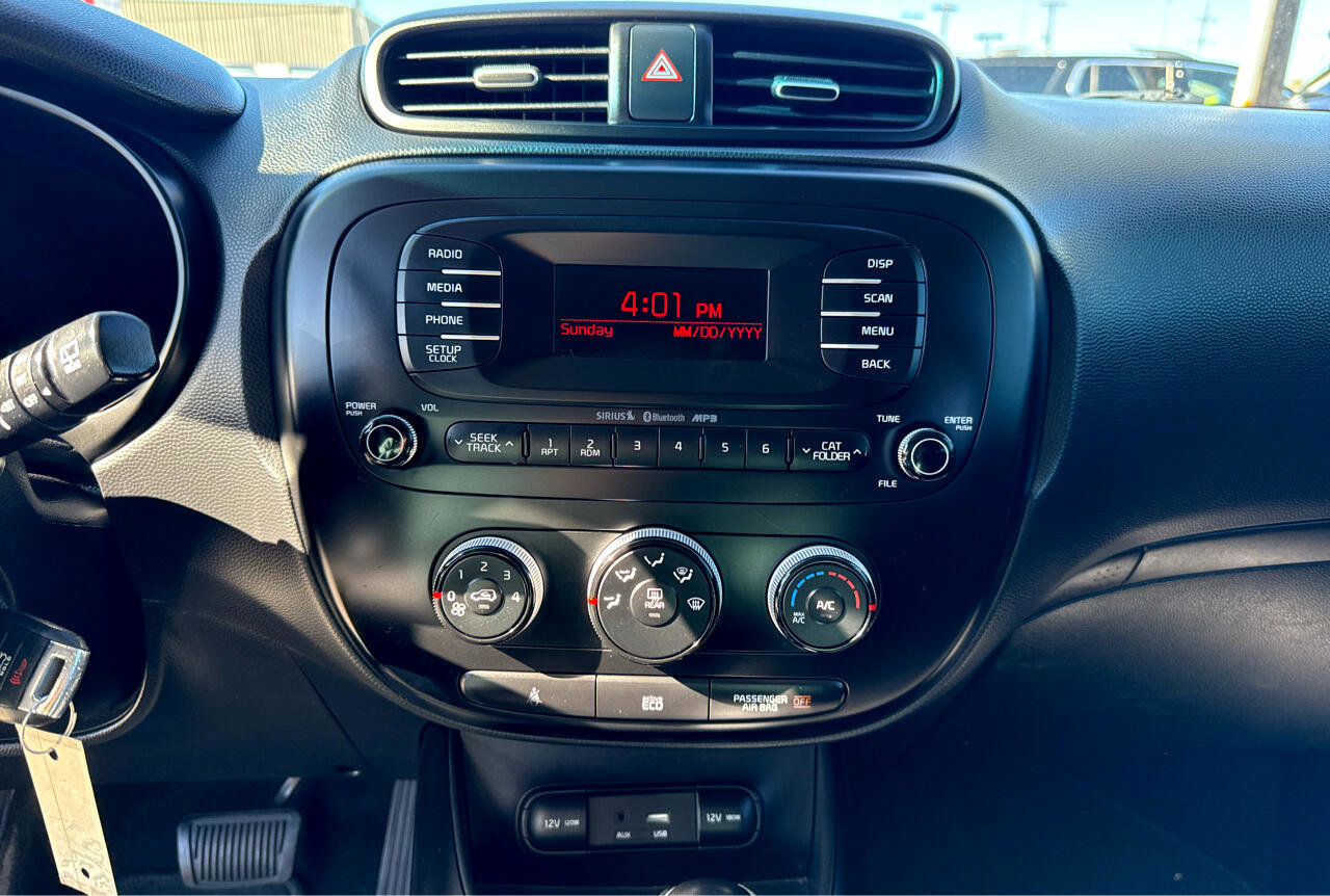 Used 2016 Kia Soul Base 6A image 18