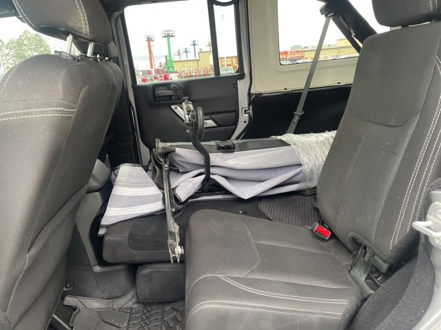 Used 2018 Jeep Wrangler Unlimited Sahara w/ Dual Top Group image 15