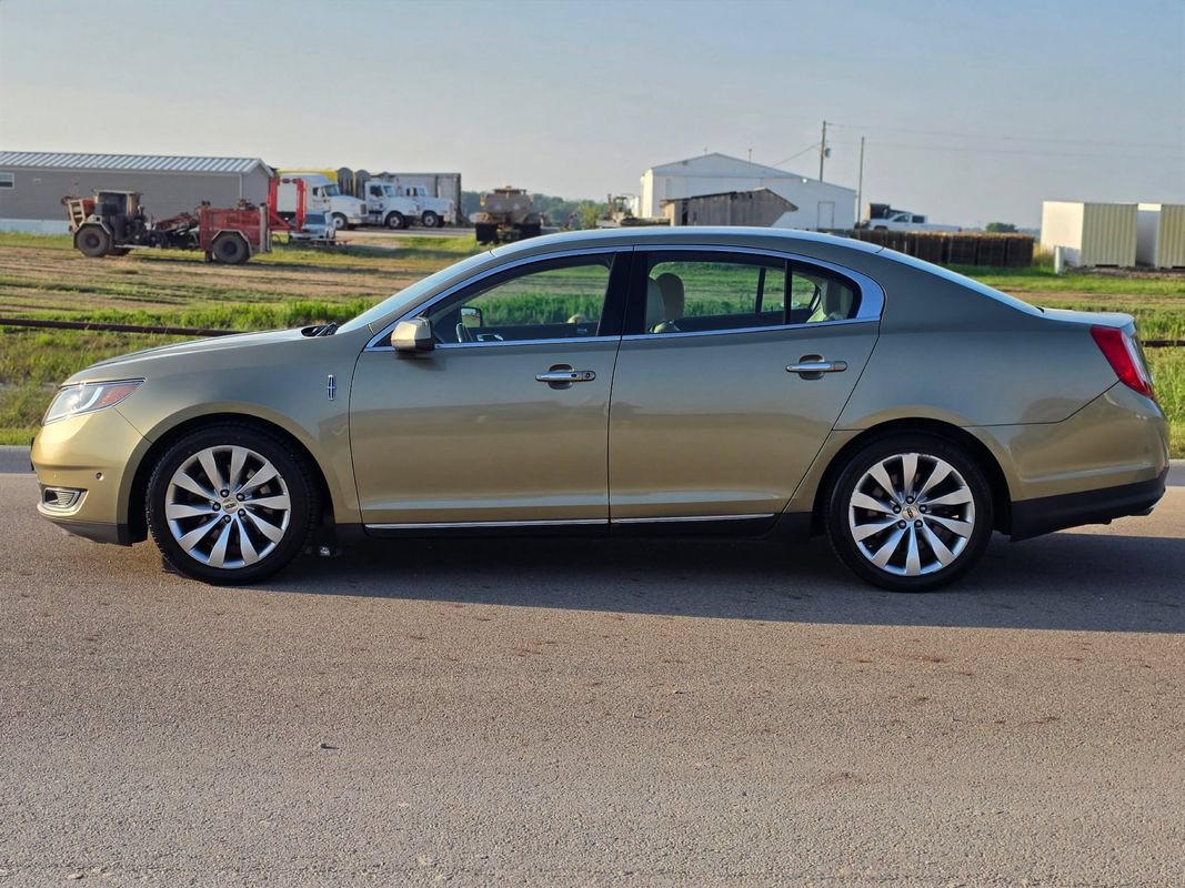 Used 2013 Lincoln MKS AWD image 8