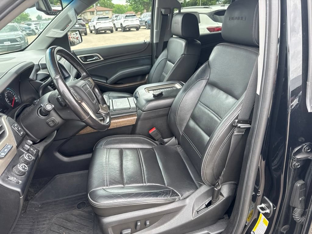 Used 2018 GMC Yukon Denali w/ Open Road Package AWD/4WD image 19